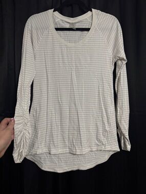 CALIA by Carrie Underwood White Long-Sleeve Thin-Striped Crew Top